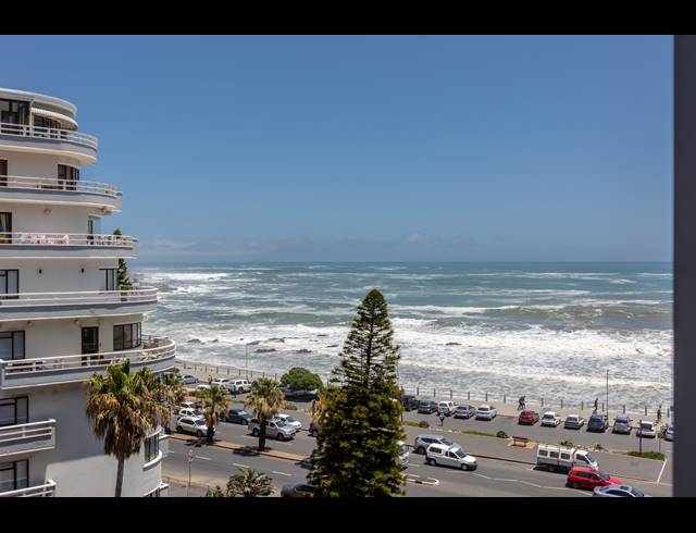 2 BEDROOM APARTMENT TO LET IN SEA POINT